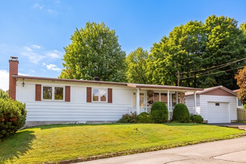 2143 Rue Labelle  Shawinigan, QC G9N 5H8