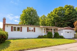 2143 Rue Labelle  Shawinigan, QC G9N 5H8