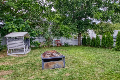 Cour - 26 Rue Lake, Huntingdon, QC - Outdoor With Backyard