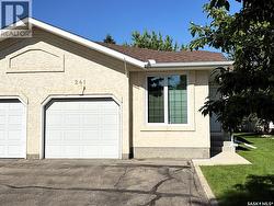 241 815 Heritage GREEN  Saskatoon, SK S7H 5R6