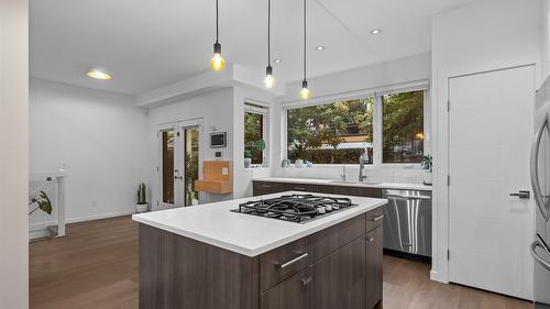 23-1818 Peak Point Court, West Kelowna, BC - Indoor Photo Showing Kitchen