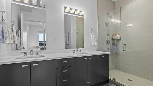 23-1818 Peak Point Court, West Kelowna, BC - Indoor Photo Showing Bathroom