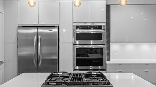 23-1818 Peak Point Court, West Kelowna, BC - Indoor Photo Showing Kitchen With Upgraded Kitchen