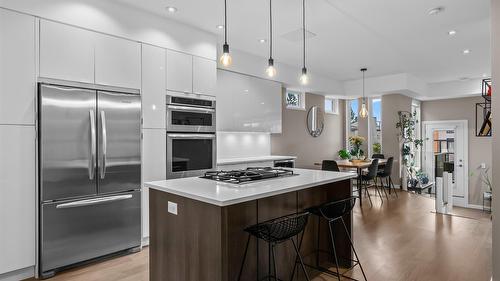 23-1818 Peak Point Court, West Kelowna, BC - Indoor Photo Showing Kitchen With Upgraded Kitchen