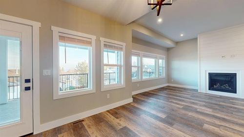 1404 17Th Street, Cranbrook, BC - Indoor With Fireplace