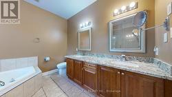Main Washroom - 