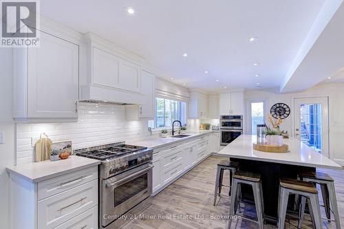 6 Mays Crescent, Hamilton (Waterdown), ON - Indoor Photo Showing Kitchen With Upgraded Kitchen