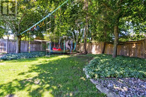 6 Mays Crescent, Hamilton (Waterdown), ON - Outdoor