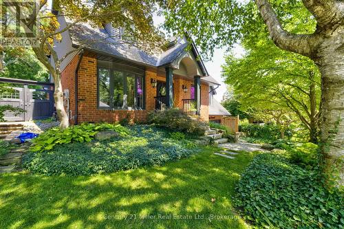 6 Mays Crescent, Hamilton (Waterdown), ON - Outdoor