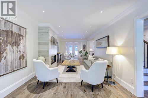 6 Mays Crescent, Hamilton (Waterdown), ON - Indoor Photo Showing Dining Room