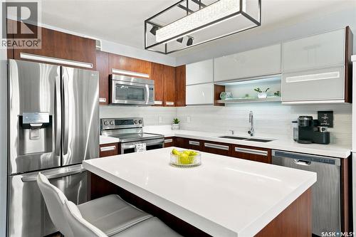 203 2007 Pohorecky Crescent, Saskatoon, SK - Indoor Photo Showing Kitchen With Stainless Steel Kitchen With Double Sink With Upgraded Kitchen