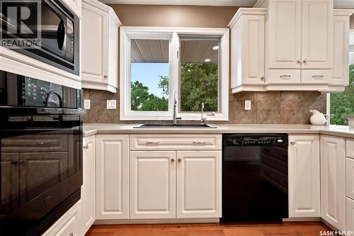 19 Thomson Avenue, Regina, SK - Indoor Photo Showing Kitchen