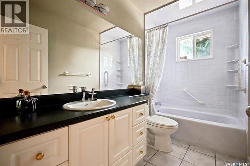 19 Thomson Avenue, Regina, SK - Indoor Photo Showing Bathroom
