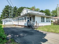 662 Evangeline Dieppe, NB E1A 1Z7
