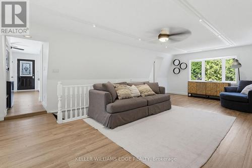 21 Kerman Avenue, Grimsby, ON - Indoor Photo Showing Living Room