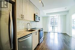 209 - 150 SABINA DRIVE Oakville, ON L6H 0W3