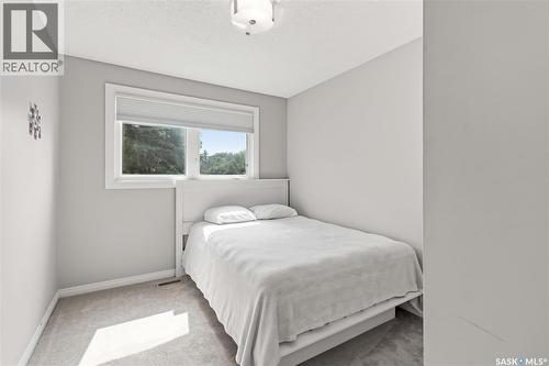 122 Assiniboine Drive, Saskatoon, SK - Indoor Photo Showing Bedroom