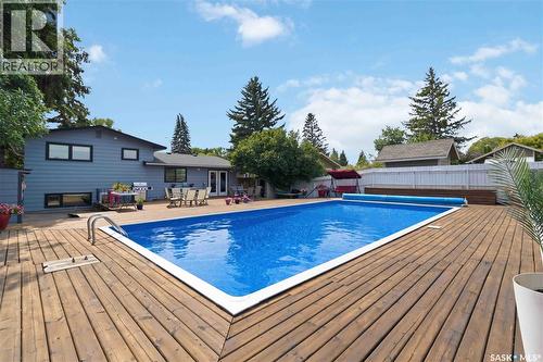 122 Assiniboine Drive, Saskatoon, SK - Outdoor With Deck Patio Veranda With Backyard