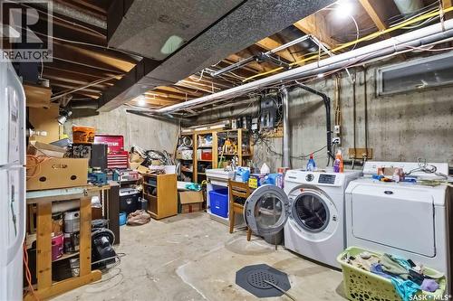 122 Assiniboine Drive, Saskatoon, SK - Indoor Photo Showing Laundry Room