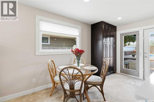 122 Assiniboine Drive, Saskatoon, SK - Indoor Photo Showing Dining Room
