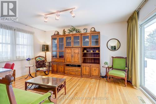 2 Durham Crescent, Brampton, ON - Indoor