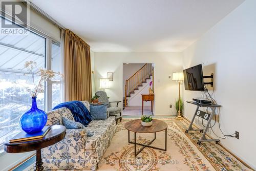 2 Durham Crescent, Brampton, ON - Indoor Photo Showing Living Room