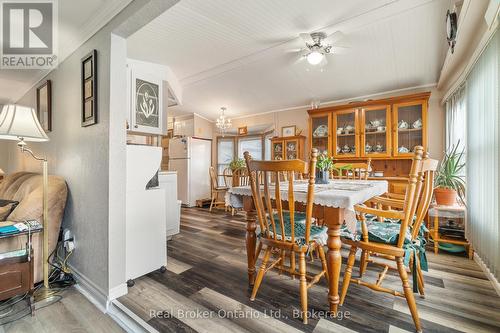 524 Poplar Place, Centre Wellington, ON - Indoor Photo Showing Dining Room