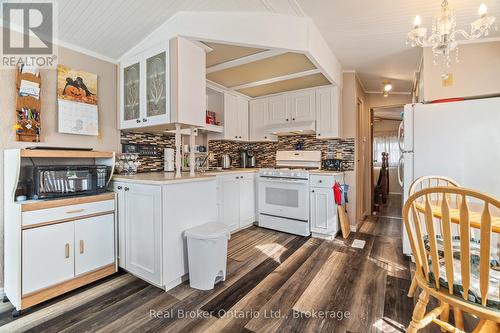 524 Poplar Place, Centre Wellington, ON - Indoor Photo Showing Kitchen
