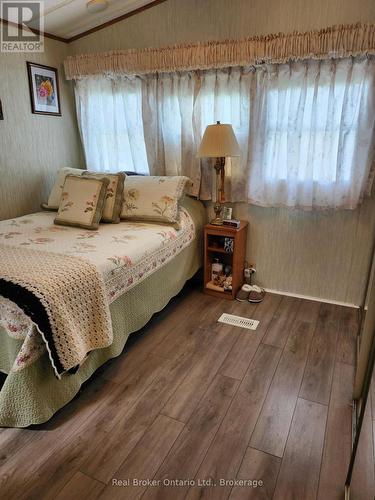524 Poplar Place, Centre Wellington, ON - Indoor Photo Showing Bedroom