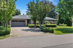 5 BLAIR ATHOL CRESCENT  Toronto, ON M9A 1X6