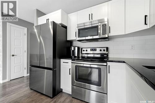 351 4000 Sandhill Crescent, Regina, SK - Indoor Photo Showing Kitchen