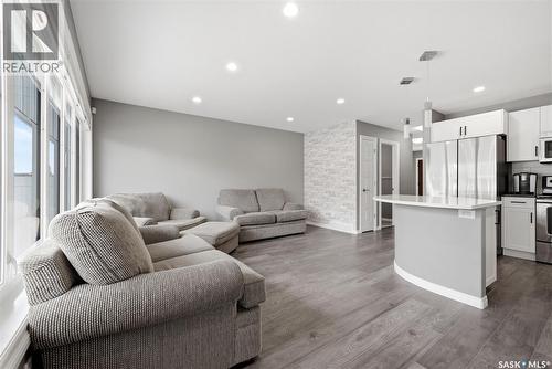 351 4000 Sandhill Crescent, Regina, SK - Indoor Photo Showing Kitchen With Upgraded Kitchen