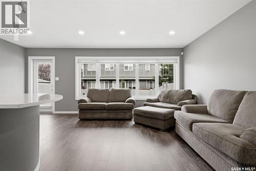 351 4000 Sandhill Crescent, Regina, SK - Indoor Photo Showing Living Room