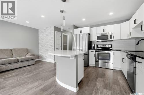 351 4000 Sandhill Crescent, Regina, SK - Indoor Photo Showing Kitchen With Upgraded Kitchen