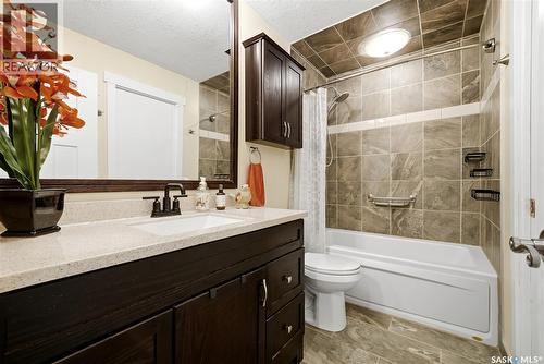 114 Mcsherry Crescent, Regina, SK - Indoor Photo Showing Bathroom