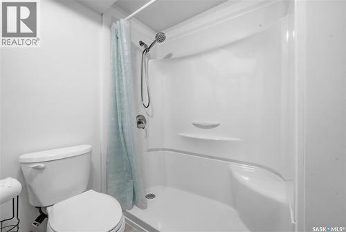 114 Mcsherry Crescent, Regina, SK - Indoor Photo Showing Bathroom
