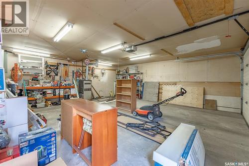 6142 7Th Avenue N, Regina, SK - Indoor Photo Showing Garage