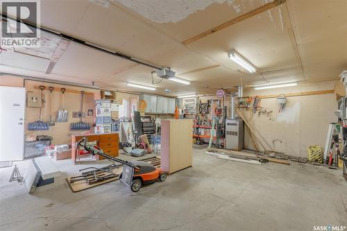 6142 7Th Avenue N, Regina, SK - Indoor Photo Showing Garage