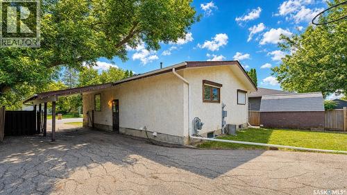 6142 7Th Avenue N, Regina, SK - Outdoor