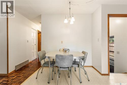6142 7Th Avenue N, Regina, SK - Indoor Photo Showing Dining Room