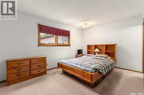 6142 7Th Avenue N, Regina, SK - Indoor Photo Showing Bedroom