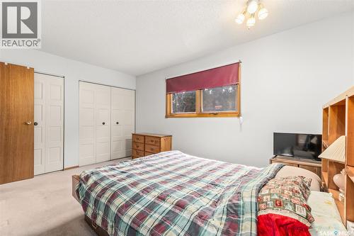 6142 7Th Avenue N, Regina, SK - Indoor Photo Showing Bedroom
