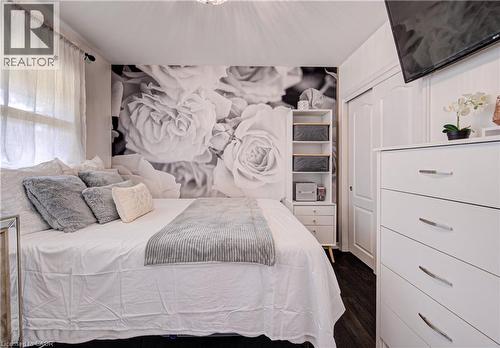 152 Clark Avenue, Kitchener, ON - Indoor Photo Showing Bedroom
