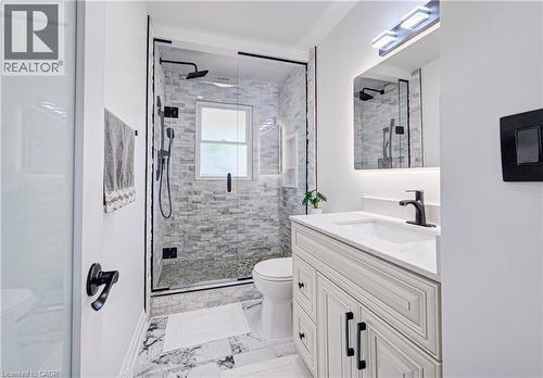 152 Clark Avenue, Kitchener, ON - Indoor Photo Showing Bathroom