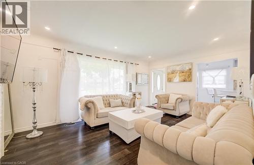 152 Clark Avenue, Kitchener, ON - Indoor Photo Showing Living Room