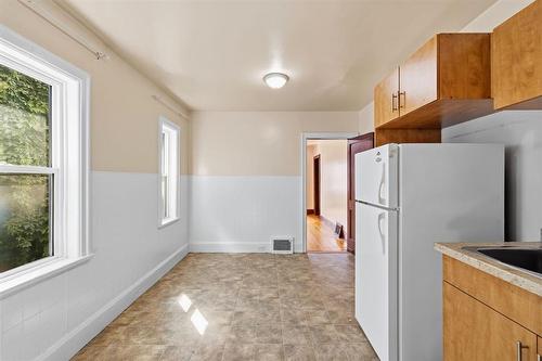301 Langside Street, Winnipeg, MB - Indoor Photo Showing Other Room