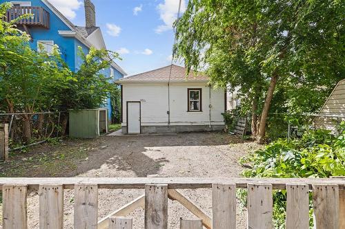 301 Langside Street, Winnipeg, MB - Outdoor