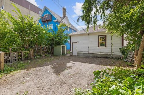 301 Langside Street, Winnipeg, MB - Outdoor