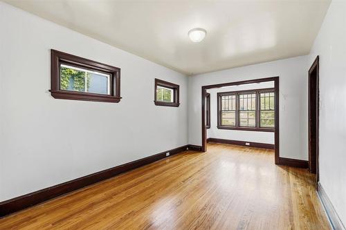 301 Langside Street, Winnipeg, MB - Indoor Photo Showing Other Room