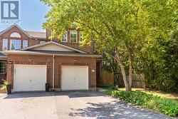 172 CARWOOD CIRCLE  Ottawa, ON K1K 4V6